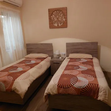 Daire House With Private Pool, Bbq And Country View Għasri