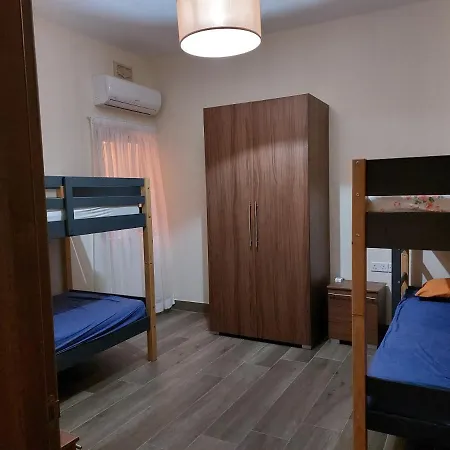 House With Private Pool, Bbq And Country View Apartment