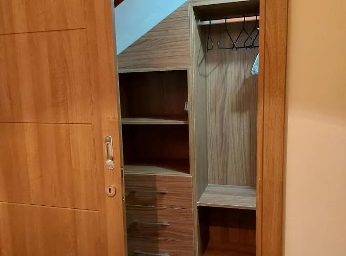 House With Private Pool, Bbq And Country View Daire *